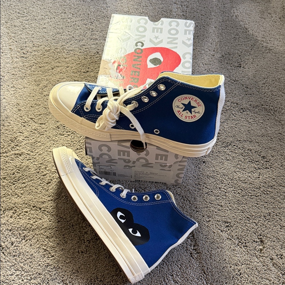 Converse Comme Des Garçons Play New
Men’s US Size 7 / Women’s US Size 9